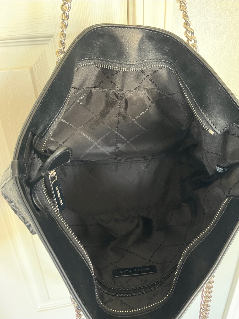 Michael Kors Black/Gray Signature Logo Tote with Chain-Strap excellent condition - Picture 8 of 16